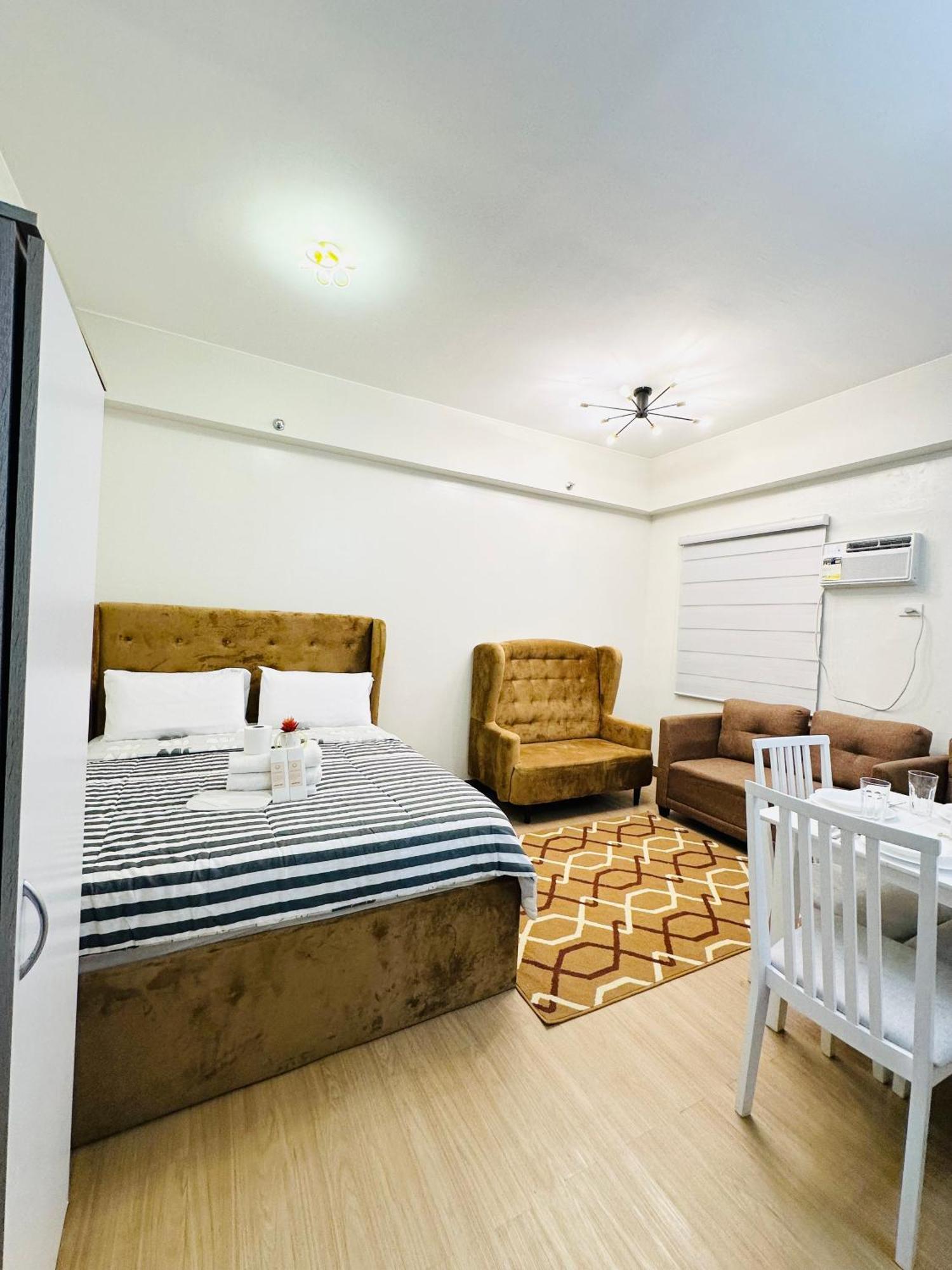 Starlight Suites Trece Martires Zewnętrze zdjęcie