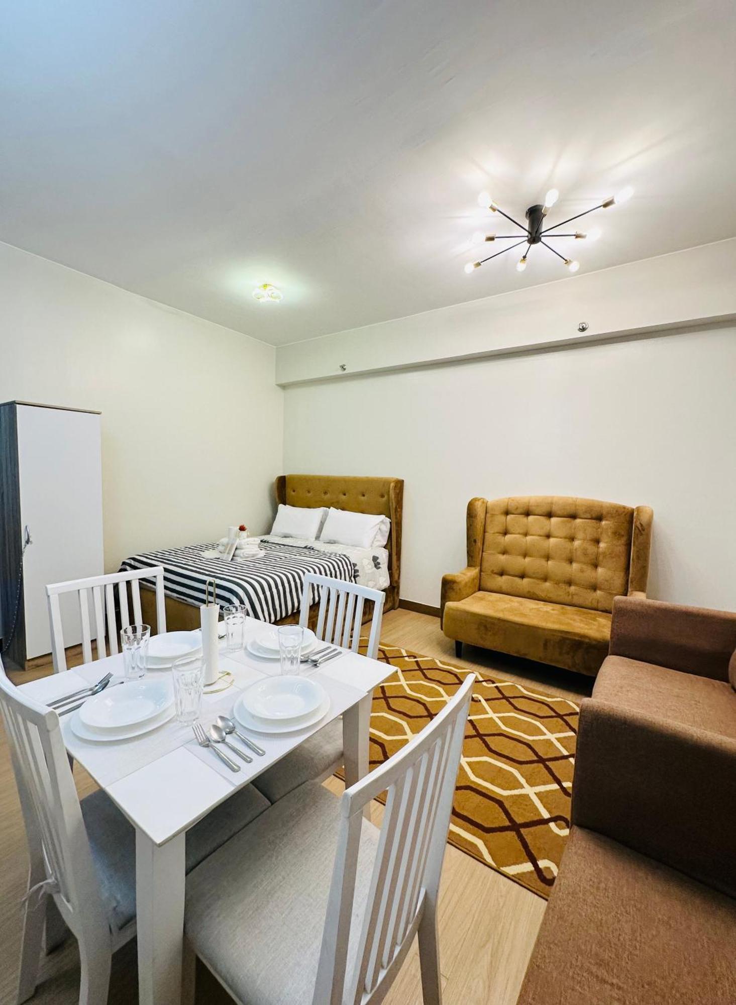 Starlight Suites Trece Martires Zewnętrze zdjęcie