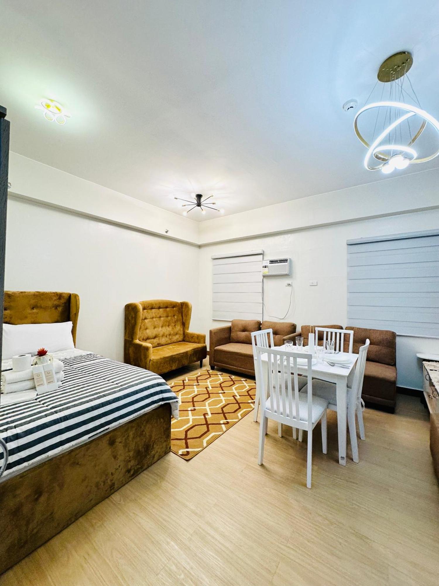 Starlight Suites Trece Martires Zewnętrze zdjęcie
