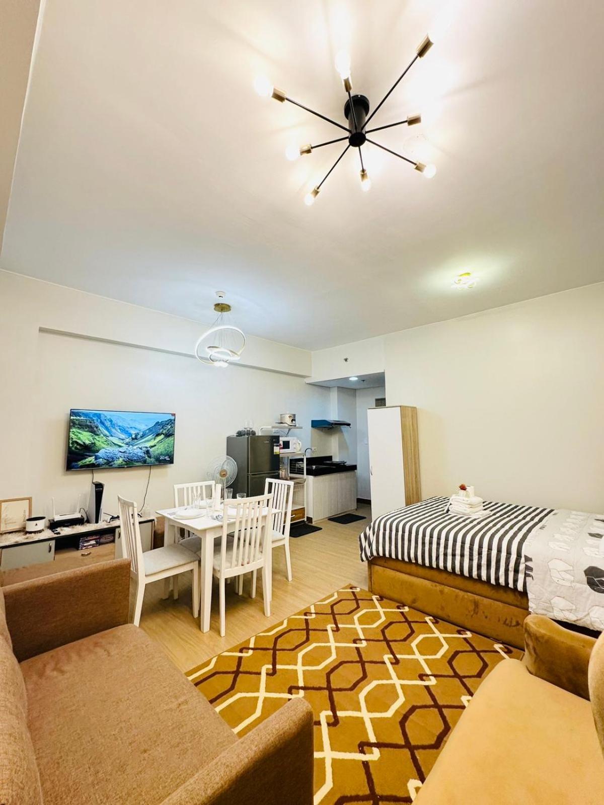 Starlight Suites Trece Martires Zewnętrze zdjęcie