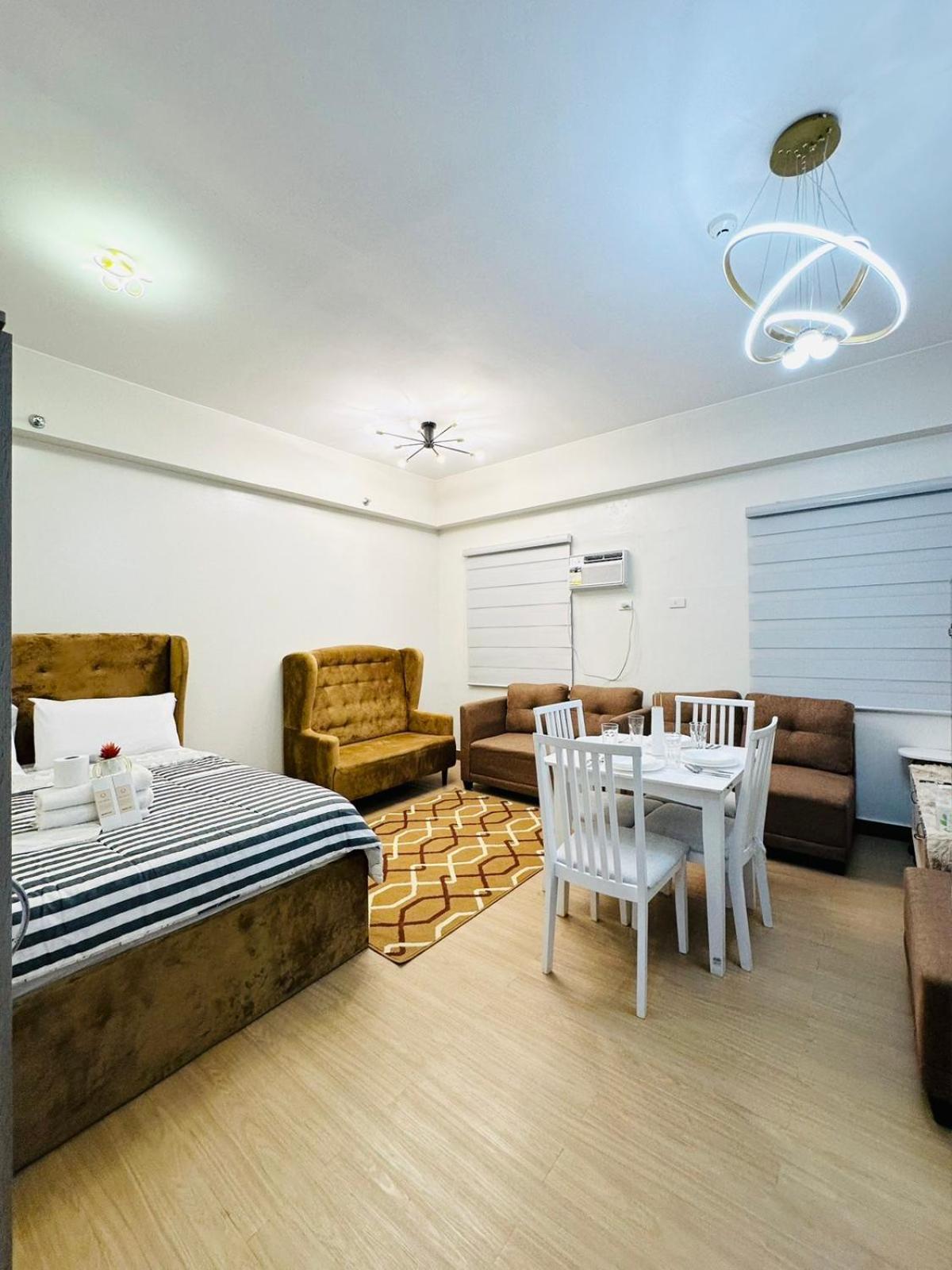 Starlight Suites Trece Martires Zewnętrze zdjęcie